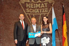 Heimatminister Albert Füracker und Kunstministerin Prof. Dr. med. Marion Kiechle prämieren 100 Heimatschätze